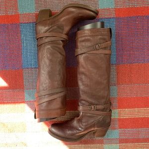 Frye Boots.. Like New!!!!! 🤠